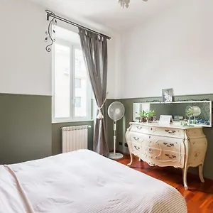 https://amelie.it-romehotels.com